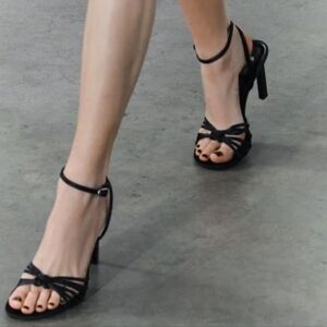 🆕️ Zara Strappy Knot Heels